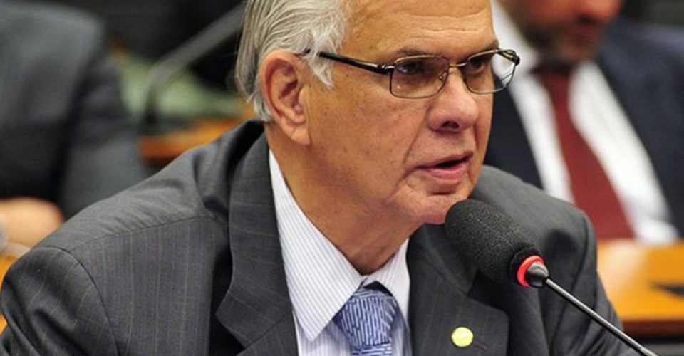 Araújo recebe sondagem do MDB, convite do PDT, mas, por enquanto, indica permanência no PL