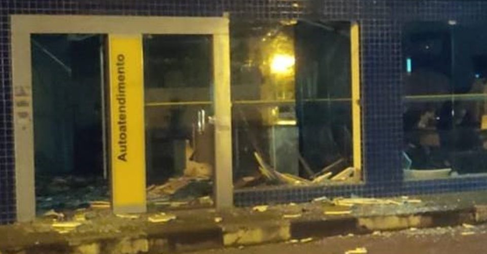 Ataques a bancos na Bahia: mais duas agências são explodidas no interior do estado
