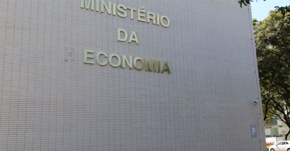 Debandada! Quatro secretários do Ministério da Economia pedem exoneração após Guedes falar em romper o teto de gastos