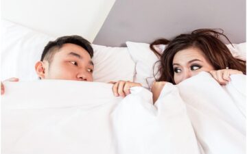 Fazer sexo pelo menos três vezes no mês pode reduzir contaminação pela Covid-19, diz estudo