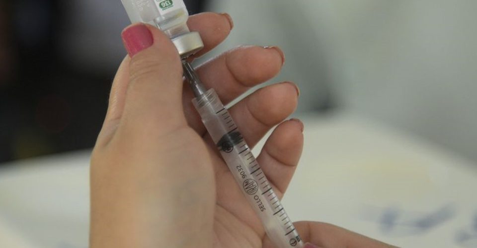 Ministério da Saúde autoriza prefeituras a ampliarem vacinação contra gripe para além dos grupos prioritários