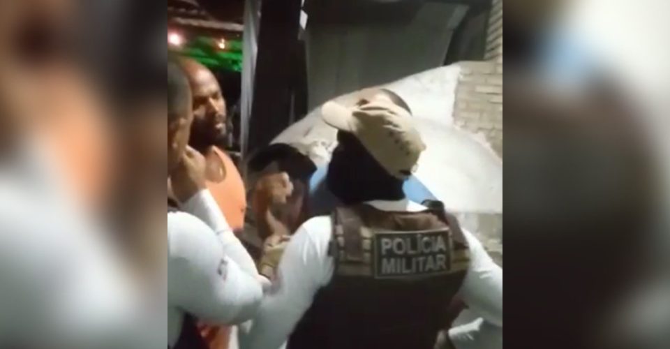 Policial militar é preso por causar confusão e ameaçar outros PMs em estabelecimento de Morro de São Paulo
