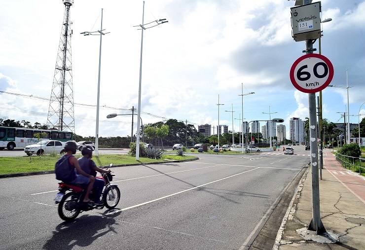 Após adaptação, avenidas de Salvador passam a ter fiscalização eletrônica de velocidade