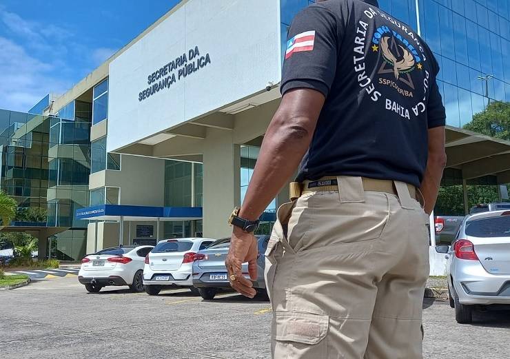 Mandados são cumpridos contra policiais envolvidos em extorsão e sequestro, em Salvador