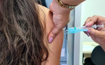 Doses da nova vacina contra Covid-19 chegam no Brasil na próxima semana