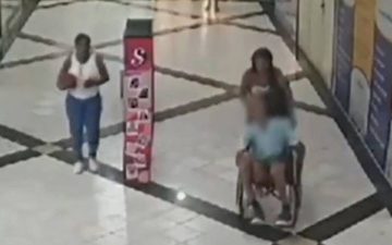 Imagens mostram sobrinha passeando com idoso morto em shopping antes de ir ao banco