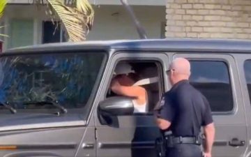 Gisele Bündchen chora após ser parada por policial dos EUA e levar multa; vídeo