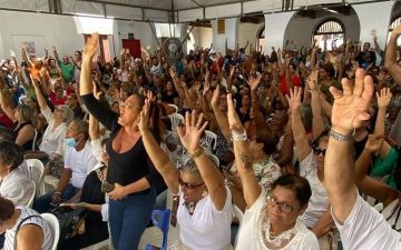 Professores baianos da rede estadual aprovam paralisação de 48 horas na segunda-feira (29)