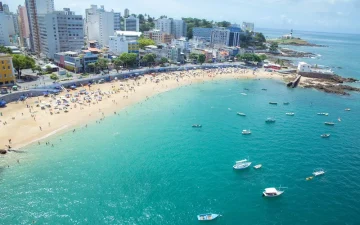 Inema divulga boletim com 24 praias impróprias para banho em Salvador; confira