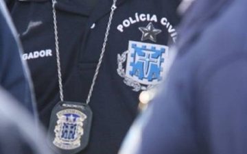 Polícia prende um dos envolvidos na morte de homem encontrado na praia da Boca do Rio
