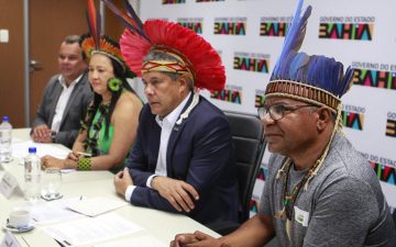 Jerônimo deve enviar à AL-BA projeto para valorizar salários de professores indígenas