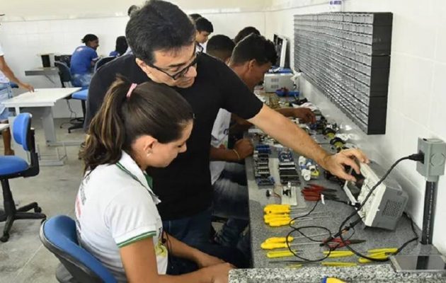 Pronatec: governo baiano abre inscrições para 940 vagas em cursos técnicos gratuitos